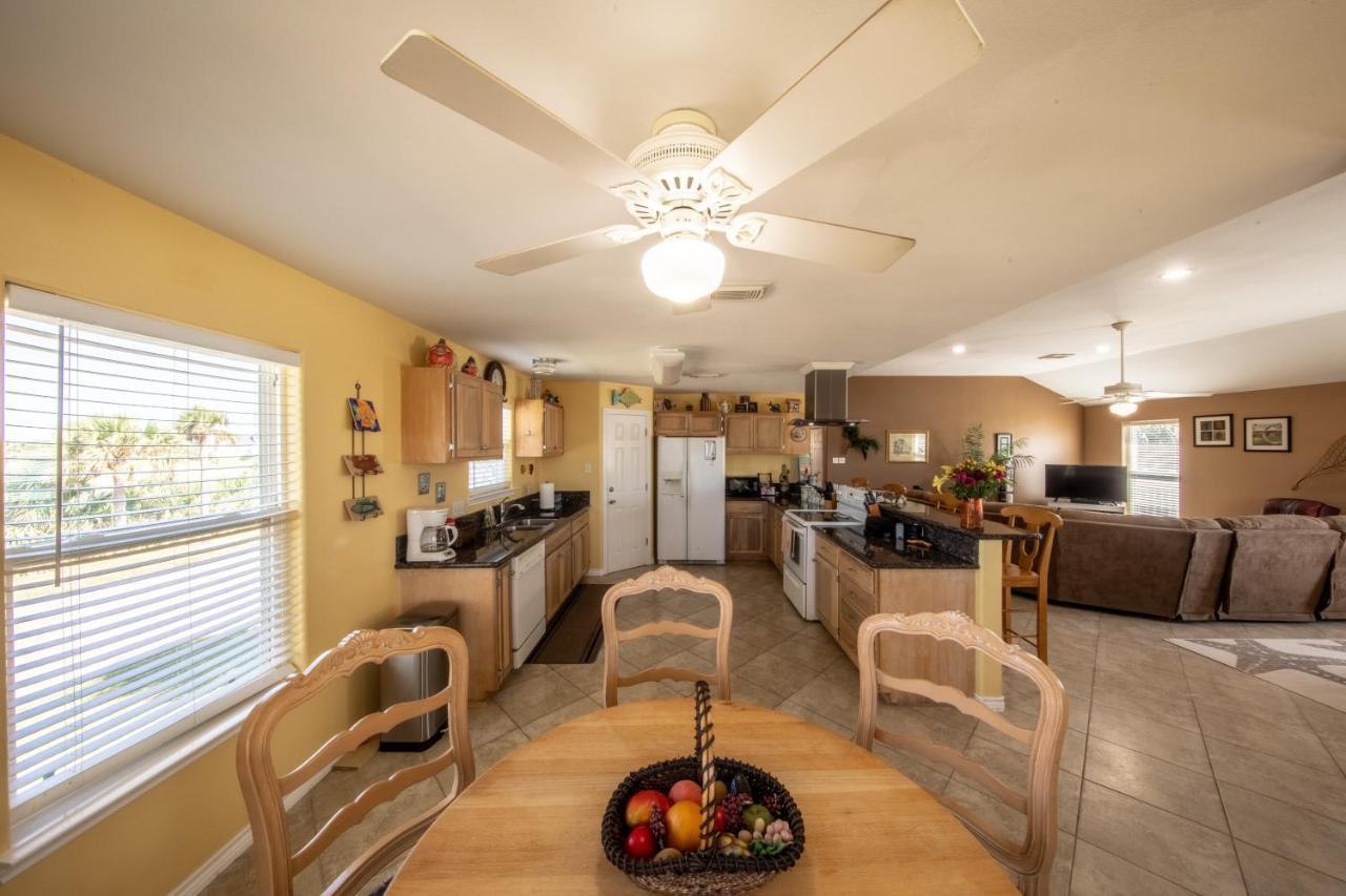 Relax At Our Beach Haven - Pet Friendly Galveston Esterno foto