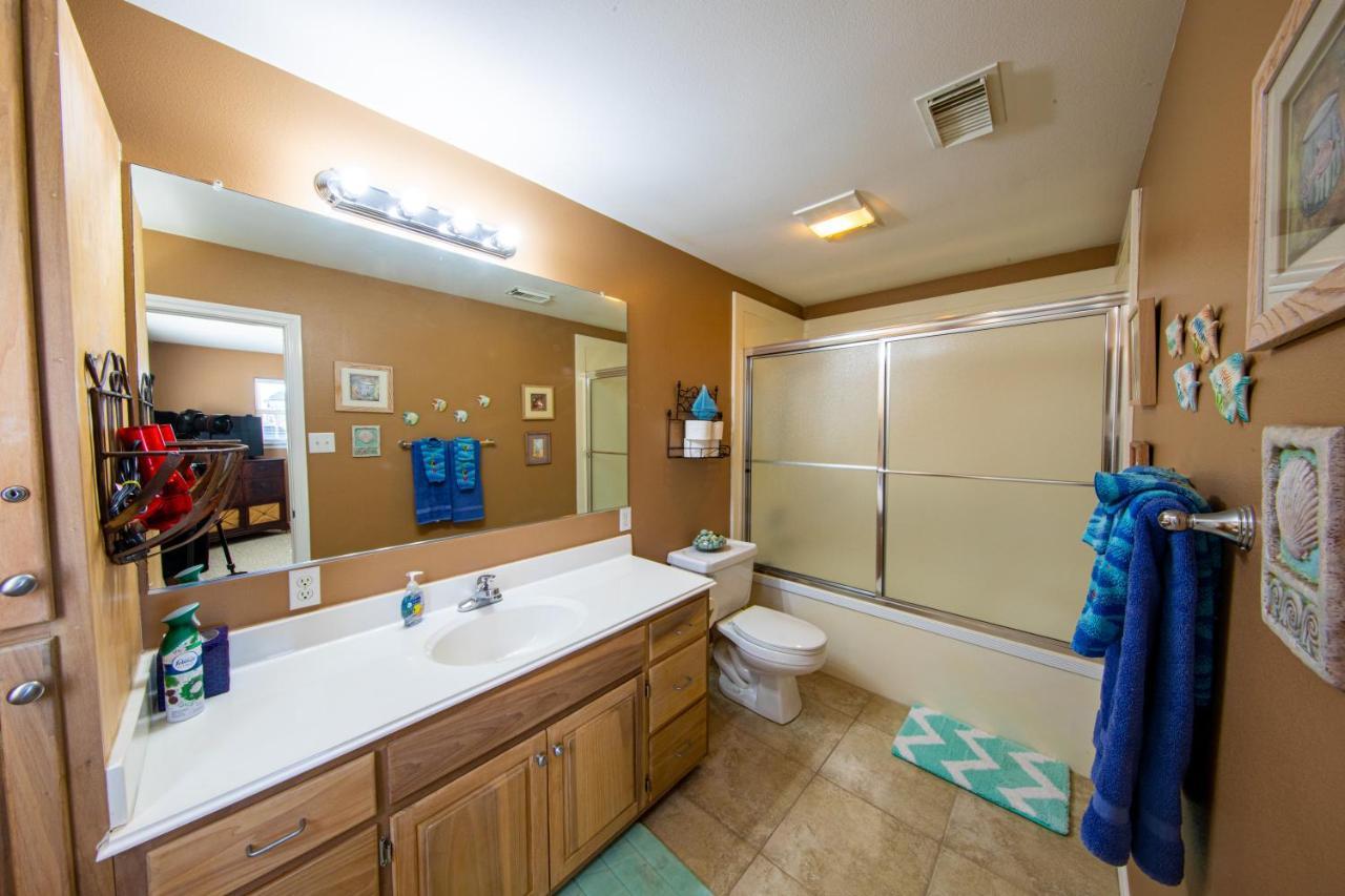 Relax At Our Beach Haven - Pet Friendly Galveston Esterno foto